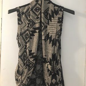 Aztec-Style Laced back Vest w/ Pockets!
